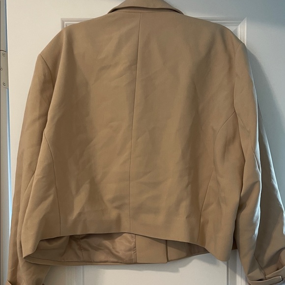 NWT! Abercrombie & Fitch Tan Cropped Blazer, Size XXL - Picture 6 of 8